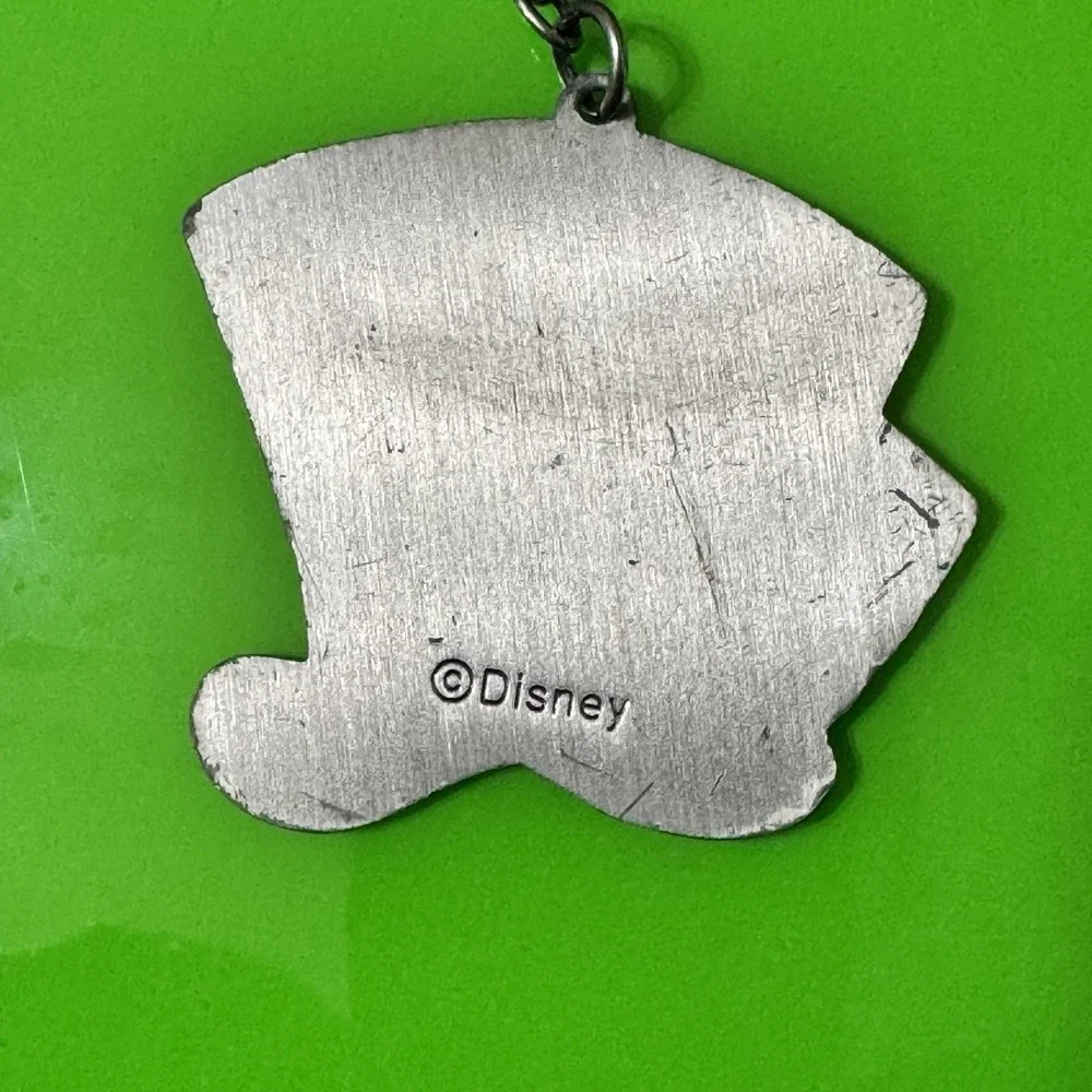 Disney Alice Wonderland Keychain Mad Hatter‎ 10/6 Black White Metal Vintage